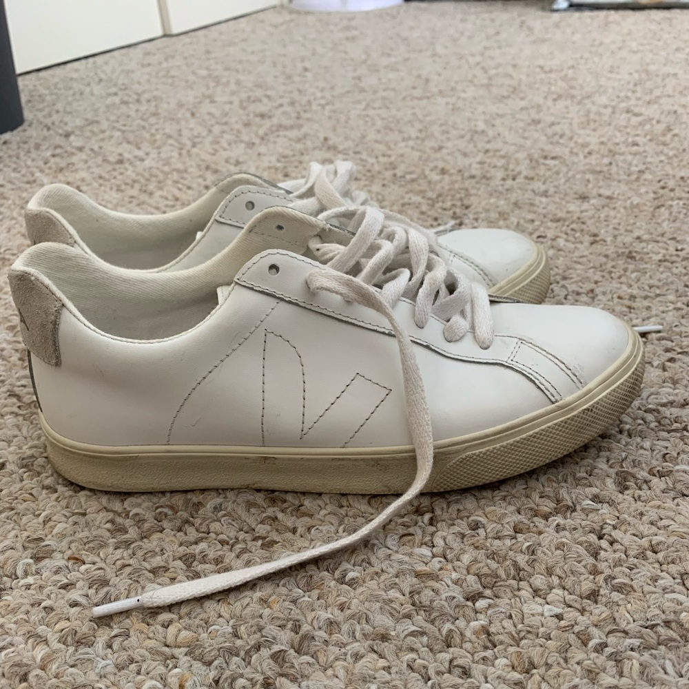 Veja Women's Esplar Low Sneakers- White